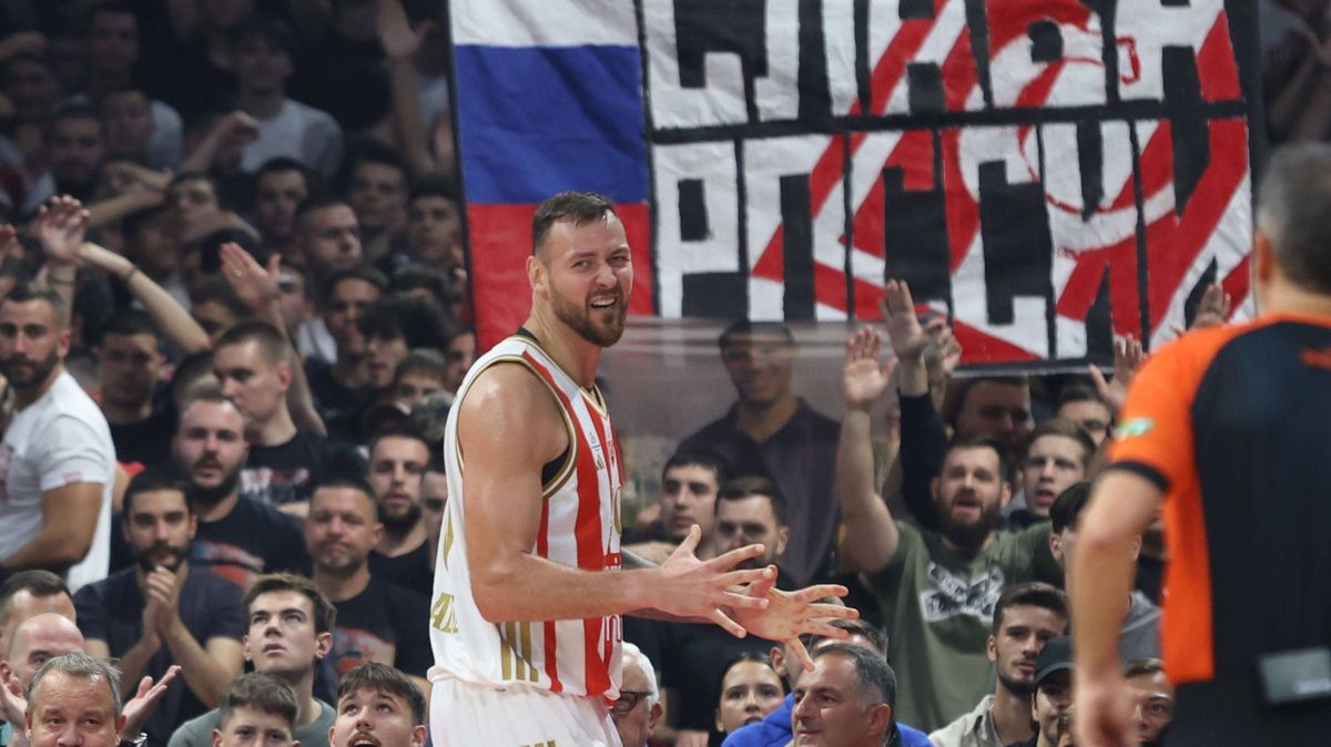 Sláva Rusku i Putin je… Basketbalové rivaly ještě víc rozdělila válka